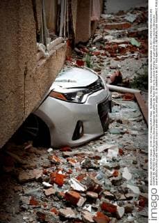 Erdbeben in Mexiko - Aufräumarbeiten September 23 2017 EUM20170923NAC43 JPG CIUDAD DE MEXICO EarthquakeTerremoto Danos Imagenes del edificio de Tokio 505 en la colonia Portales el cual sufrio danos vecinos denuncian que el edificio continuo esta recargado al suyo y que esto los pone en peligro 23 de septiembre de 2017 Foto Agencia EL UNIVERSALYadin XolalpaMAVC  - ZUMAu78_ 20170923_zaf_u78_045 Copyright: xElxUniversalx