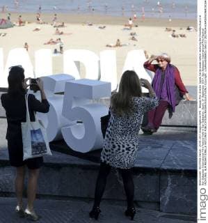 Belgian film director Agnes Varda poses before receiving the Donostia Award at San Sebastian International Film Festival held in San Sebastian, Spain, 24 September 2017. San Sebastian International Film Festival !ACHTUNG: NUR REDAKTIONELLE NUTZUNG!  Copyright: xJUANxHERREROx GRA117 20170924-636418561969150164