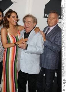 September 24, 2017 - New York, New York, U.S. - ALEXANDRA TURSHEN,FREDDIE ROMAN,PAUL REISER.at RED OAKS Season 3 Premiere.at the Tribeca TV Festival at Cinepolis Chelsea.9-24-2017. Photos 2017. New York U.S. - ZUMAba9_ 20170924_zaf_ba9_063 Copyright: xJohnxBarrettx
