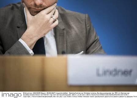 Deutsche Parteien: FDP. Scheitern der Jamaika-Sondierungsgespräche 2017 Detailaufnahme von Christian Lindner, Bundesvorsitzender der FDP, im Rahmen der Bundespressekonferenz der FDP am Tag nach der Bundestagswahl. Berlin, 25.09.2017. Berlin Deutschland Copyright: xFlorianxGaertner photothek.netx