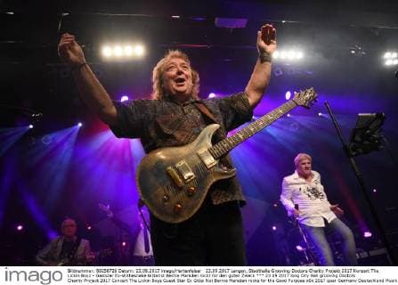 23.09.2017 Langen, Stadthalle Grooving Doctors Charity Projekt 2017 Konzert The Lickin Boyz - Gaststar Ex-Withesnake Gittarist Bernie Marsden rockt für den guten Zweck *** 23 09 2017 long City Hall grooving Doctors Charity Project 2017 Concert The Lickin Boyz Guest Star Ex Gitta Rist Bernie Marsden rocks for the Good Purpose