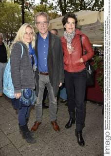 Nina Frielinghaus, Paul Frielinghaus und Julia Bremermann bei der Theaterpremiere Und Gott sprach: Wir müssen reden! in der Komödie am Kurfürstendamm. Berlin, 25.09.2017