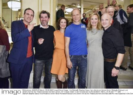 Urs Stämpfli, Stephan Szasz, Vera Weisbrod, Jochen Horst, Michaela Wiebusch und Johann Fohl bei der Theaterpremiere Und Gott sprach: Wir müssen reden! in der Komödie am Kurfürstendamm. Berlin, 25.09.2017