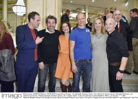 Urs Stämpfli, Stephan Szasz, Vera Weisbrod, Jochen Horst, Michaela Wiebusch und Johann Fohl bei der Theaterpremiere Und Gott sprach: Wir müssen reden! in der Komödie am Kurfürstendamm. Berlin, 25.09.2017