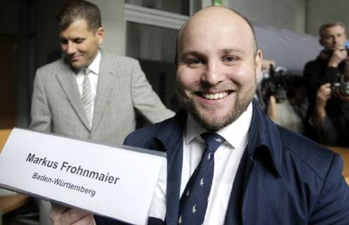 Markus Frohnmaier, AfD, vor der ersten Fraktionssitzung der AfD, im Hintergrund der Pressesprecher der AfD, Christian Lueth, DEU, Berlin, 26.09.2017