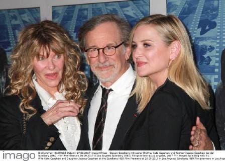 Steven Spielberg mit seiner Ehefrau Kate Capshaw und Tochter Jessica Capshaw bei der Spielberg (HBO) Film Premiere am 26.09.2017 in Los Angeles Spielberg (HBO) Filmpremiere in Los Angeles, 2017