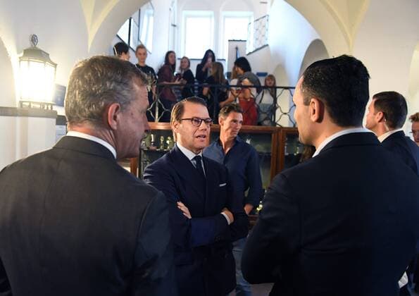 Bilder des Tages Visit with Prince Daniel s Fellowship and its entrepreneurial programme, Hvitfeldtska gymnasiet, Gothenburg, 2017-09-27 Daniel Westling Gothenburg Sweden  550548