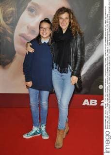Clelia Huna mit Tochter Luna Ankunft zur Premiere von Rock My Heart im Cinemaxx in Berlin am 27.09.2017