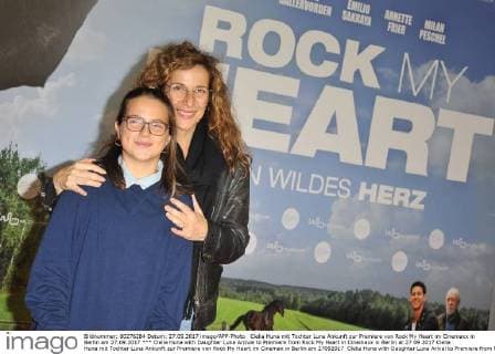 Clelia Huna mit Tochter Luna Ankunft zur Premiere von Rock My Heart im Cinemaxx in Berlin am 27.09.2017