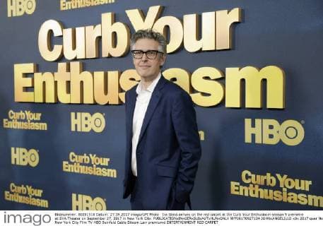 Ira Glass arrives on the red carpet at the Curb Your Enthusiasm season 9 premiere at SVA Theater on September 27, 2017 in New York City.  NYP20170927134 JOHNxANGELILLO