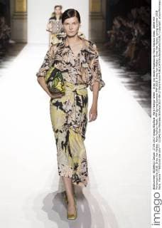 Paris Fashion Week - Dries Van Noten Modenschau Paris Fashion Week. Défile PAP Printemps-Ete 2018. Dries Van Notten. Paris Fashion Week. PAP Spring-Summer PAP 2018. Dries Van Notten. Dries Van Noten, spring-summer 2018 Paris, France