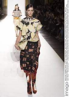 Paris Fashion Week - Dries Van Noten Modenschau Paris Fashion Week. Défile PAP Printemps-Ete 2018. Dries Van Notten. Paris Fashion Week. PAP Spring-Summer PAP 2018. Dries Van Notten. Dries Van Noten, spring-summer 2018 Paris, France