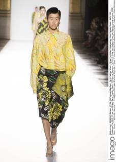 Paris Fashion Week - Dries Van Noten Modenschau Paris Fashion Week. Défile PAP Printemps-Ete 2018. Dries Van Notten. Paris Fashion Week. PAP Spring-Summer PAP 2018. Dries Van Notten. Dries Van Noten, spring-summer 2018 Paris, France