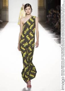 Paris Fashion Week - Dries Van Noten Modenschau Paris Fashion Week. Défile PAP Printemps-Ete 2018. Dries Van Notten. Paris Fashion Week. PAP Spring-Summer PAP 2018. Dries Van Notten. Dries Van Noten, spring-summer 2018 Paris, France