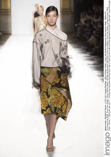 Paris Fashion Week - Dries Van Noten Modenschau Paris Fashion Week. Défile PAP Printemps-Ete 2018. Dries Van Notten. Paris Fashion Week. PAP Spring-Summer PAP 2018. Dries Van Notten. Dries Van Noten, spring-summer 2018 Paris, France