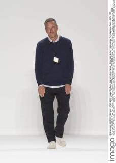 Paris Fashion Week - Dries Van Noten Modenschau Paris Fashion Week. Défile PAP Printemps-Ete 2018. Dries Van Notten. Paris Fashion Week. PAP Spring-Summer PAP 2018. Dries Van Notten. Dries Van Noten, spring-summer 2018 Paris, France