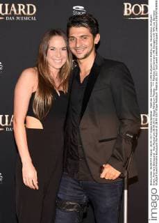 Matthias Zimmermann (VFB Stuttgart) mit Ehefrau Lea. Deutschland, Stuttgart: Event, Premiere Bodyguard - Das Musical am 28.09.2017, Stage Palladium Theater.