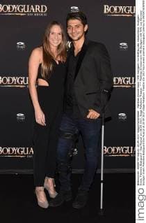 Matthias Zimmermann (VFB Stuttgart) mit Ehefrau Lea. Deutschland, Stuttgart: Event, Premiere Bodyguard - Das Musical am 28.09.2017, Stage Palladium Theater.