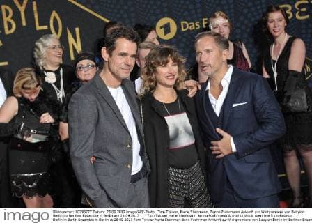Tom Tykwer, Marie Steinmann, Benno Fuehrmann Ankunft zur Weltpremiere von Babylon Berlin im Berliner Ensamble in Berlin am 28.09.2017