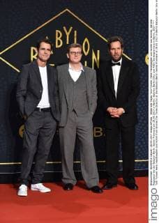 Bilder des Tages Tom Tykwer, Henk Handloegten und Achim von Borries, die drei Regisseur bei der Babylon Berlin Serien Premiere am 28.09.2017 in Berlin. Babylon Berlin (Sky und ARD) Serienpremiere in Berlin, 2017