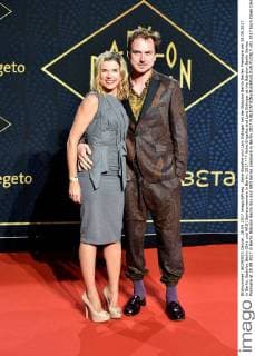 Anke Engelke und Lars Eidinger bei der Babylon Berlin Serien Premiere am 28.09.2017 in Berlin. Babylon Berlin (Sky und ARD) Serienpremiere in Berlin, 2017