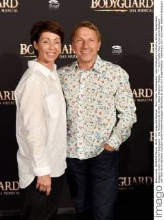 Richy Müller (Schauspieler, Tatort Stuttgart) mit Ehefrau Christl. Deutschland, Stuttgart: Event, Premiere Bodyguard - Das Musical am 28.09.2017, Stage Palladium Theater.