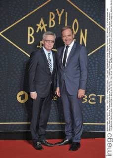 Karl Ernst Thomas de Maiziere, Marcus Ammon (SKY) Ankunft zur Weltpremiere von Babylon Berlin im Berliner Ensamble in Berlin am 28.09.2017