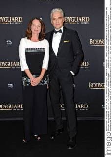 Premire: Bodyguard . Natalia Wörner und Walter Sittler anläßlich der Premiere des Musicals Bodyguard am 28.09.2017 im Stage Apollo Theater Stuttgart.