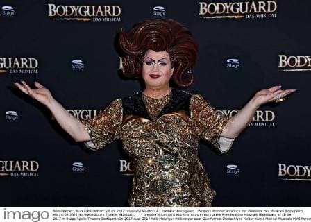 Premire: Bodyguard . Wommy Wonder anläßlich der Premiere des Musicals Bodyguard am 28.09.2017 im Stage Apollo Theater Stuttgart.