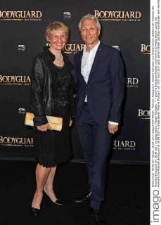 Premire: Bodyguard . Norbert Schramm und Anette Gersch anläßlich der Premiere des Musicals Bodyguard am 28.09.2017 im Stage Apollo Theater Stuttgart.