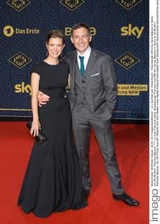 Liv Lisa Fries und Volker Bruch - Premiere der ARD Sky Serie Babylon in Berlin am 28.09.2017. Premiere Babylon