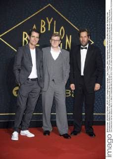 Tom Tykwer, Henk Handloegten und Achim von Borries bei der Premiere der Fernsehserie Babylon Berlin im Berliner Ensemble. Berlin, 28.09.2017
