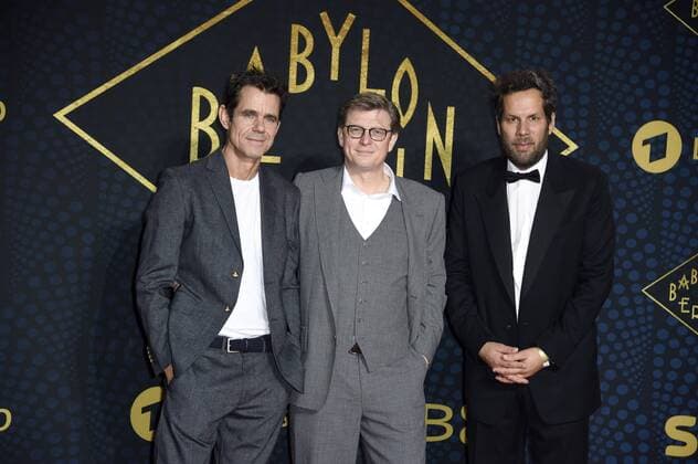 Tom Tykwer, Henk Handloegten und Achim von Borries bei der Premiere der Fernsehserie Babylon Berlin im Berliner Ensemble. Berlin, 28.09.2017