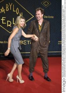 Anke Engelke und Lars Eidinger bei der Premiere der Fernsehserie Babylon Berlin im Berliner Ensemble. Berlin, 28.09.2017