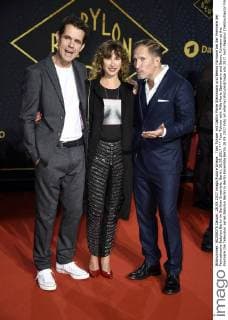 Tom Tykwer mit Gattin Marie Steinmann und Benno Fürmann bei der Premiere der Fernsehserie Babylon Berlin im Berliner Ensemble. Berlin, 28.09.2017