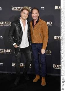 Jochen Bendel mit Ehemann Matthias Pridöhl bei der Premiere des Musicals Bodyguard - Das Musical im Stage Palladium Theater. Stuttgart, 28.09.2017