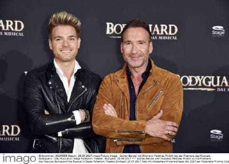 Jochen Bendel mit Ehemann Matthias Pridöhl bei der Premiere des Musicals Bodyguard - Das Musical im Stage Palladium Theater. Stuttgart, 28.09.2017