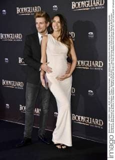 Jörn Schlönvoigt und Freundin Hanna Weig bei der Premiere des Musicals Bodyguard - Das Musical im Stage Palladium Theater. Stuttgart, 28.09.2017