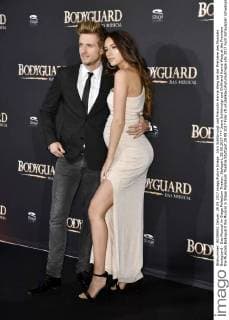 Jörn Schlönvoigt und Freundin Hanna Weig bei der Premiere des Musicals Bodyguard - Das Musical im Stage Palladium Theater. Stuttgart, 28.09.2017