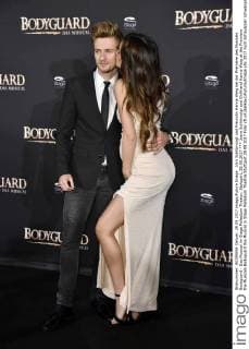 Jörn Schlönvoigt und Freundin Hanna Weig bei der Premiere des Musicals Bodyguard - Das Musical im Stage Palladium Theater. Stuttgart, 28.09.2017
