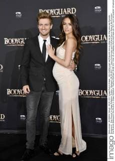 Jörn Schlönvoigt und Freundin Hanna Weig bei der Premiere des Musicals Bodyguard - Das Musical im Stage Palladium Theater. Stuttgart, 28.09.2017