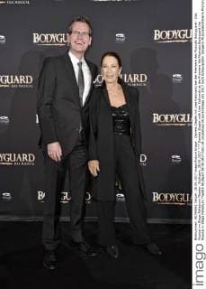 Daniela Ziegler mit Uwe Kalkowski bei der Premiere des Musicals Bodyguard - Das Musical im Stage Palladium Theater. Stuttgart, 28.09.2017