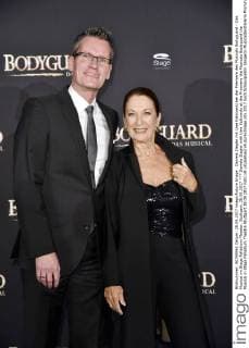 Daniela Ziegler mit Uwe Kalkowski bei der Premiere des Musicals Bodyguard - Das Musical im Stage Palladium Theater. Stuttgart, 28.09.2017