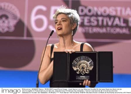 Anahi Berneri mit der Silbernen Muschel für die beste Regie bei Alanis bei der Abschlussgala mit Preisverleihung auf dem 65. Internationalen Filmfestival San Sebastian Festival Internacional de Cine de Donostia-San Sebastian im Kursaal. San Sebastian, 30.09.2017