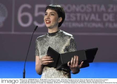 Sofia Gala Castiglione mit der Silbernen Muschel für die beste Schauspielerin in Alanis bei der Abschlussgala mit Preisverleihung auf dem 65. Internationalen Filmfestival San Sebastian Festival Internacional de Cine de Donostia-San Sebastian im Kursaal. San Sebastian, 30.09.2017