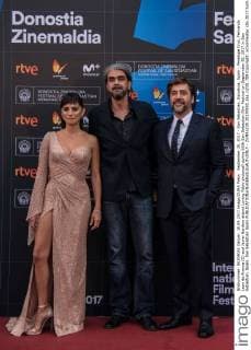 September 30, 2017 - San Sebastian, Gipuzkoa, Spain - Penelope Cruz, Fernando Leon de Aranoa (C) and Javier Bardem attend Loving Pablo photocall during 65th San Sebastian Film Festival on September 30, 2017 in San Sebastian, Spain. San Sebastian Spain  - ZUMAn230 20170930_zaa_n230_709 Copyright: xCoolmediax