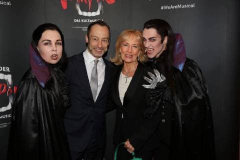 Premiere TANZ DER VAMPIRE Wien, Ronacher, 30. 09. 2017 Christian STRUPPECK, Dagmar KOLLER