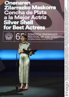 Sofia Gala Castiglione mit der Silbernen Muschel für die beste Schauspielerin in Alanis bei der Abschlussgala mit Preisverleihung auf dem 65. Internationalen Filmfestival San Sebastian Festival Internacional de Cine de Donostia-San Sebastian im Kursaal. San Sebastian, 30.09.2017