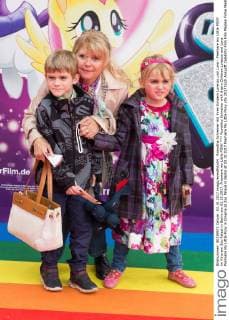 Roswitha Schreiner mit ihren Kindern Lorenzo und Luna - Premiere my Little PONY im Kino am Zoo Palast in Berlin am 03.10.2017. Premiere my Little PONY