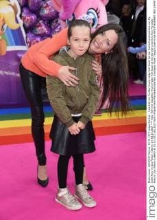 Kate Hall mit Tochter Ayana Haley Hall Soost bei der Deutschlandpremiere von My Little Pony im Zoo Palast in Berlin am 03.10.2017